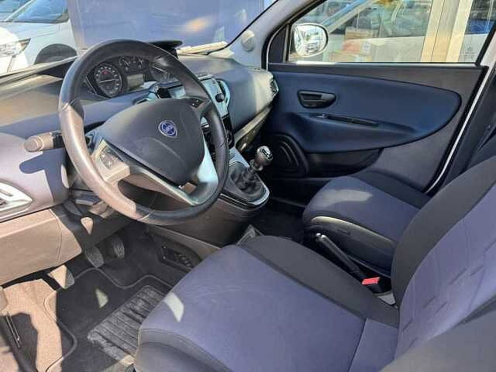 Lancia Ypsilon usata a Vibo Valentia (9)