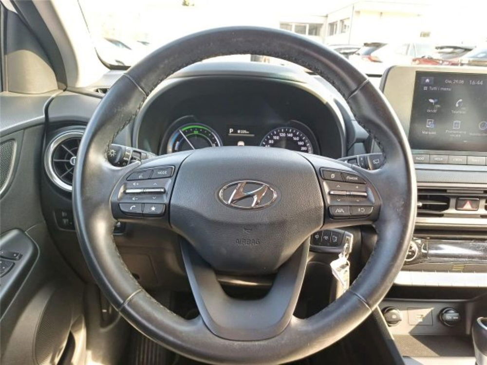 Hyundai Kona usata a Bari (13)