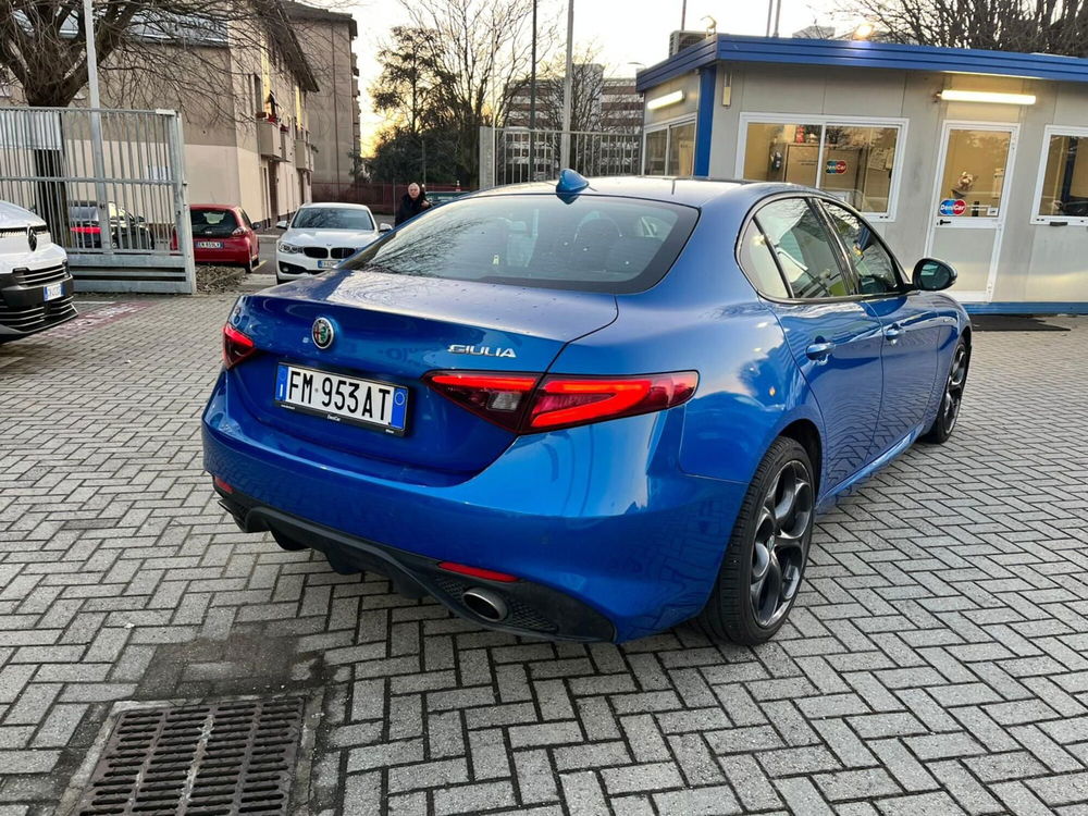 Alfa Romeo Giulia usata a Milano (8)