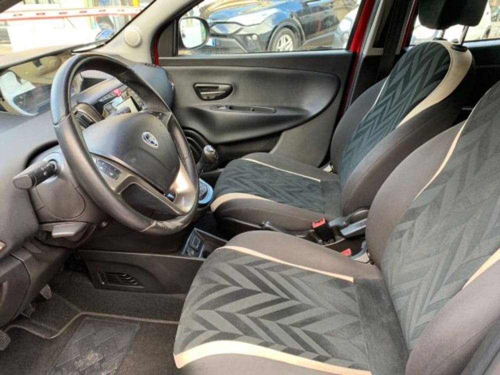 Lancia Ypsilon usata a Trapani (7)