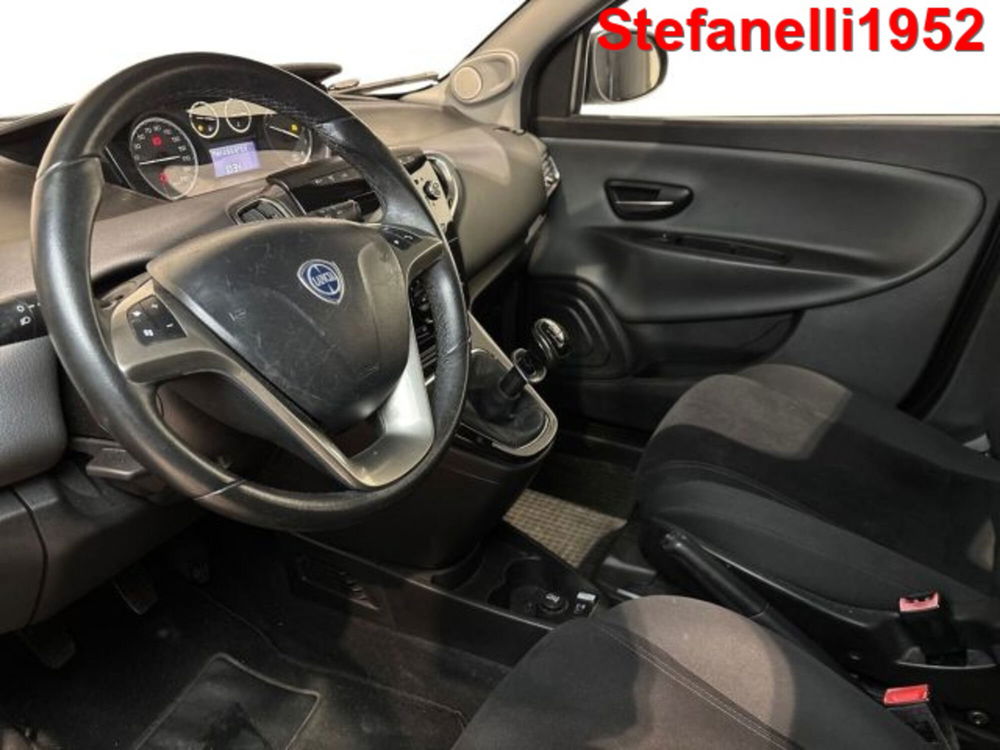 Lancia Ypsilon usata a Bologna (11)