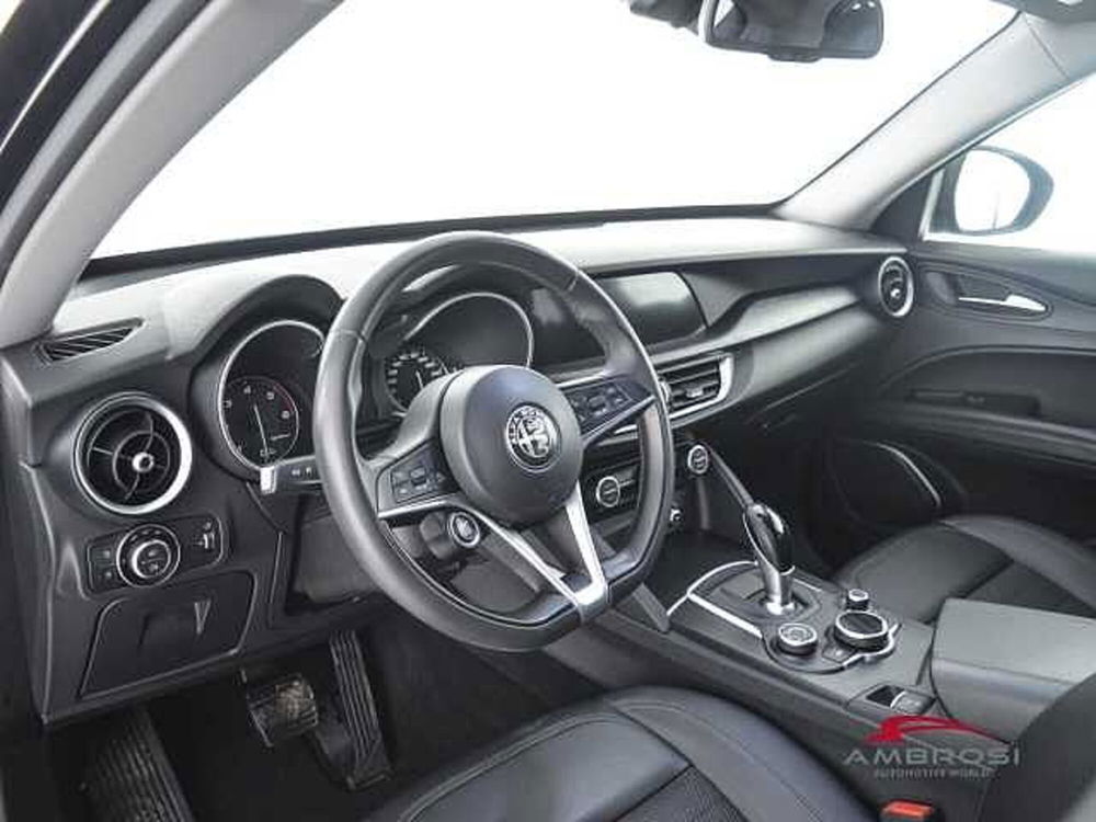 Alfa Romeo Stelvio usata a Perugia (8)