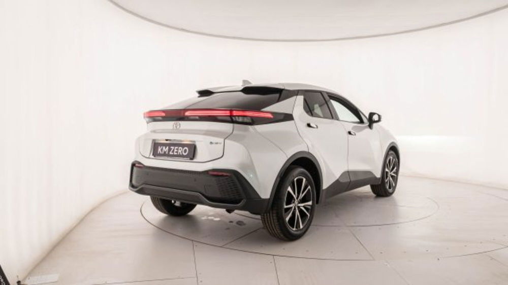 Toyota Toyota C-HR nuova a Padova (17)