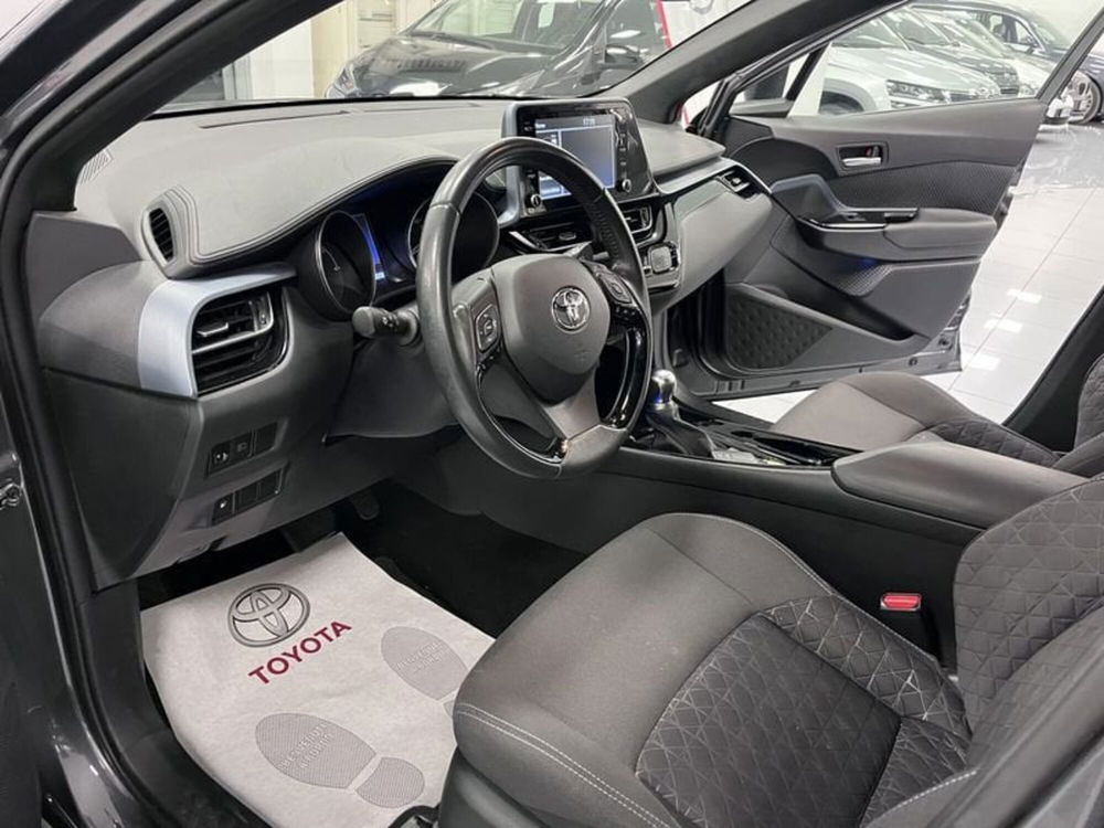 Toyota Toyota C-HR usata a Prato (7)