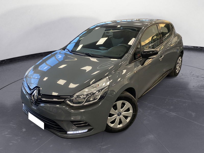 Renault Clio TCe 12V 90 CV GPL 5 porte Moschino Life del 2019 usata a Meda