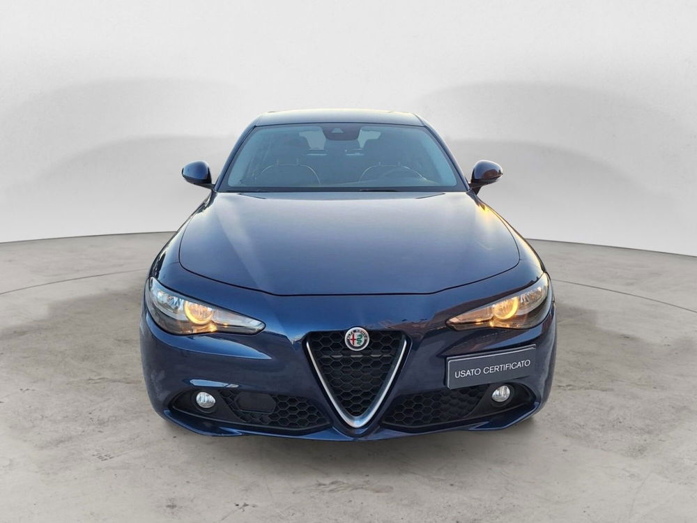 Alfa Romeo Giulia usata a Bari (3)