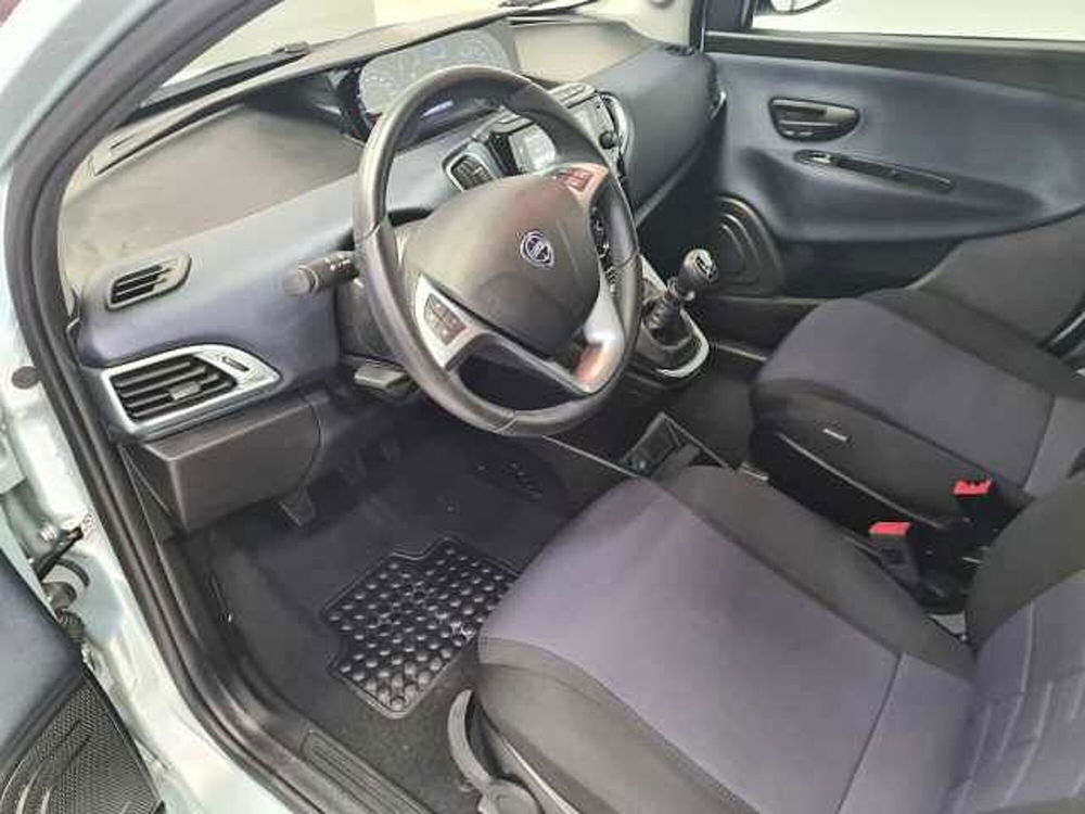 Lancia Ypsilon usata a Brescia (10)