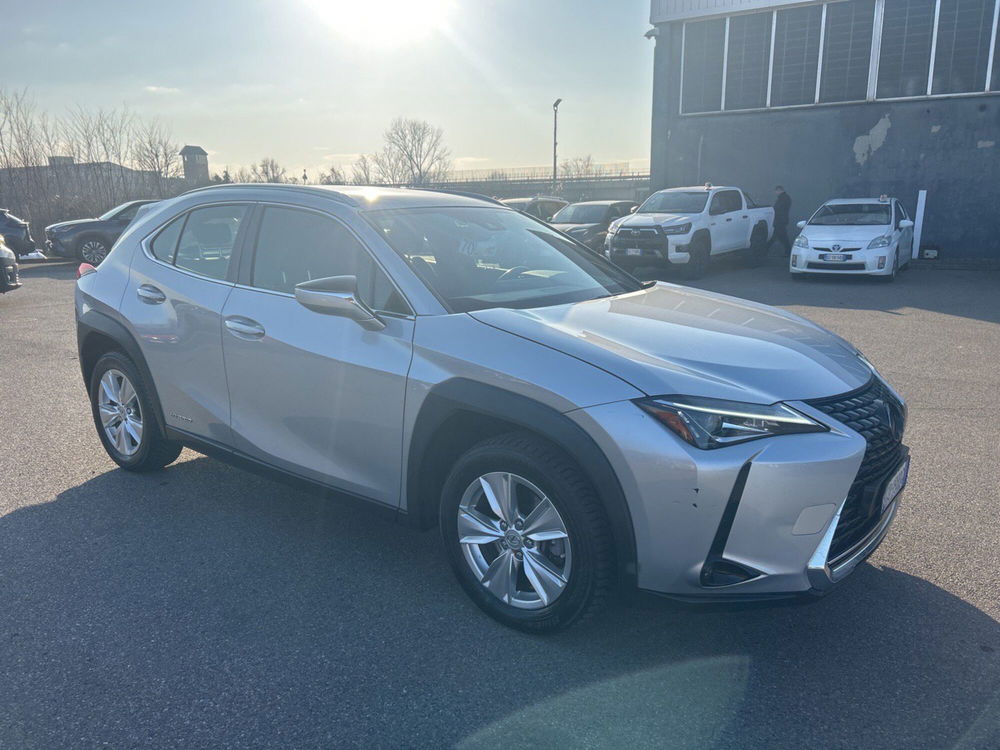 Lexus UX usata a Piacenza (8)