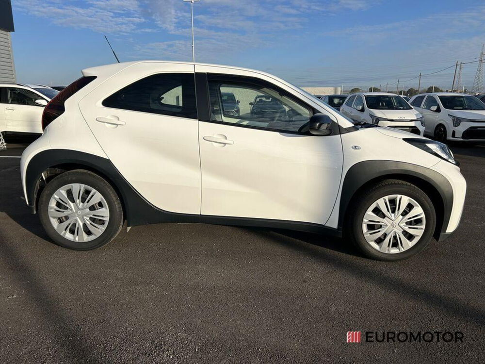 Toyota Aygo X usata a Bari (4)