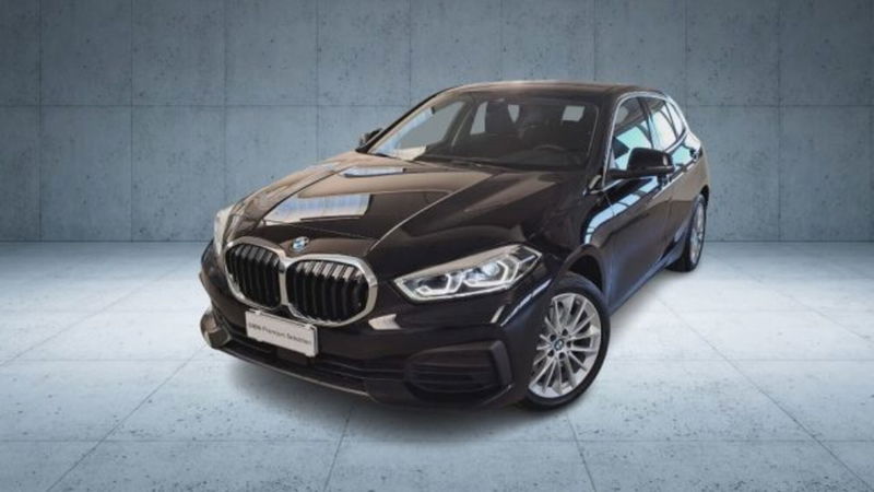 BMW Serie 1 116d 2.0 116CV cat 5 porte Attiva DPF  del 2022 usata a Verona