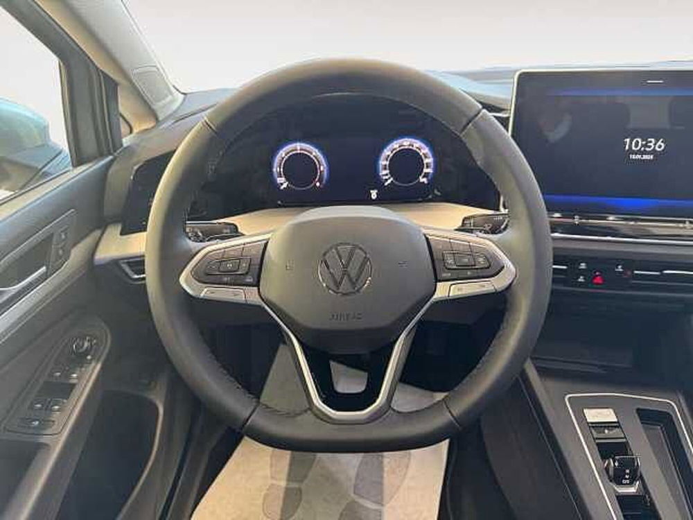 Volkswagen Golf Variant nuova a Lecco (9)