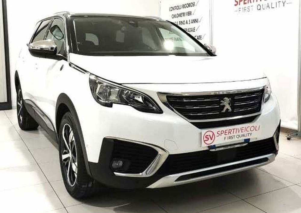 Peugeot 5008 usata a Lecce