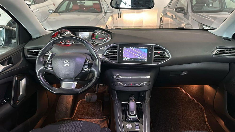 Peugeot 308 SW usata a Napoli (15)