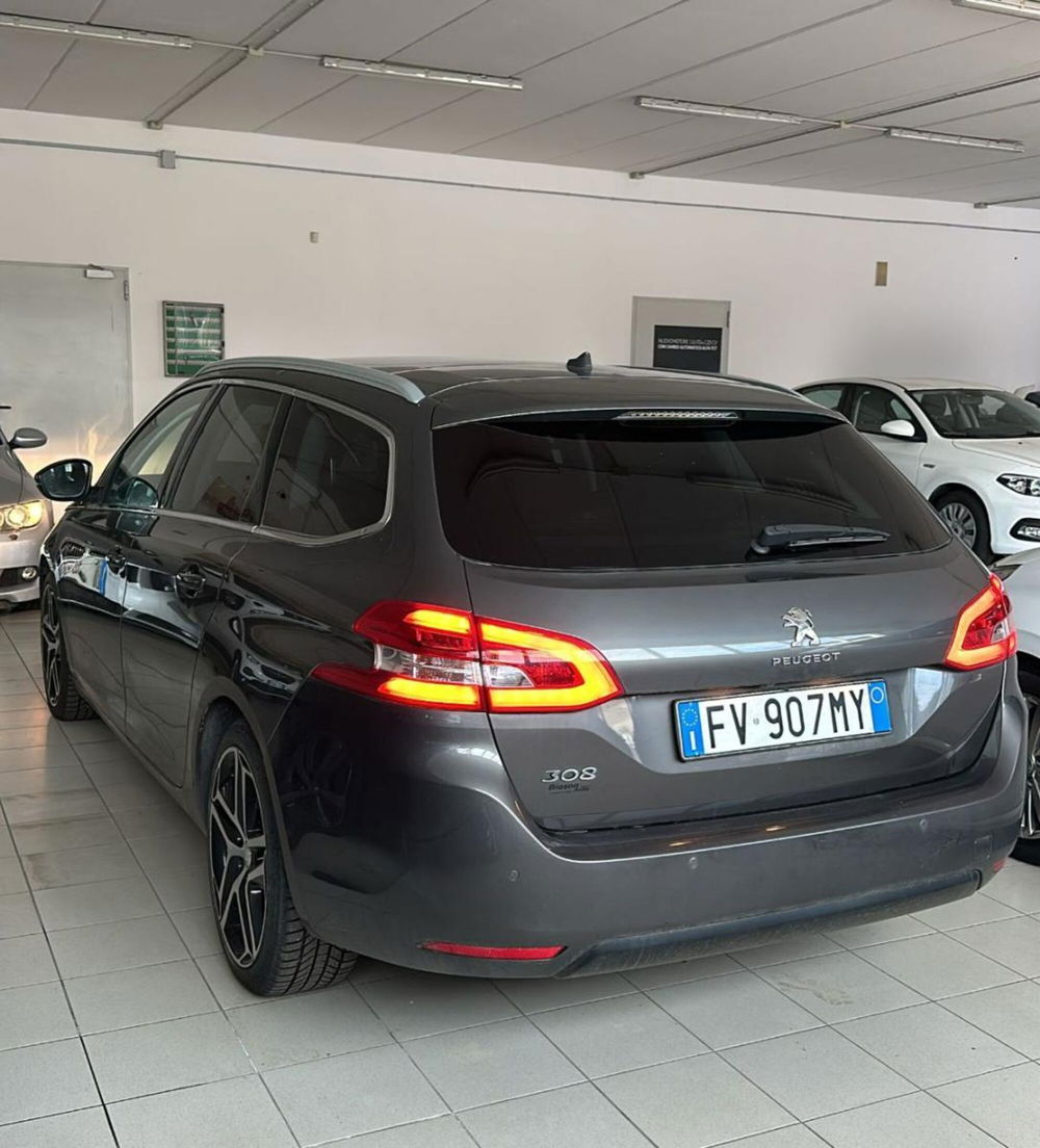 Peugeot 308 SW usata a Napoli (5)