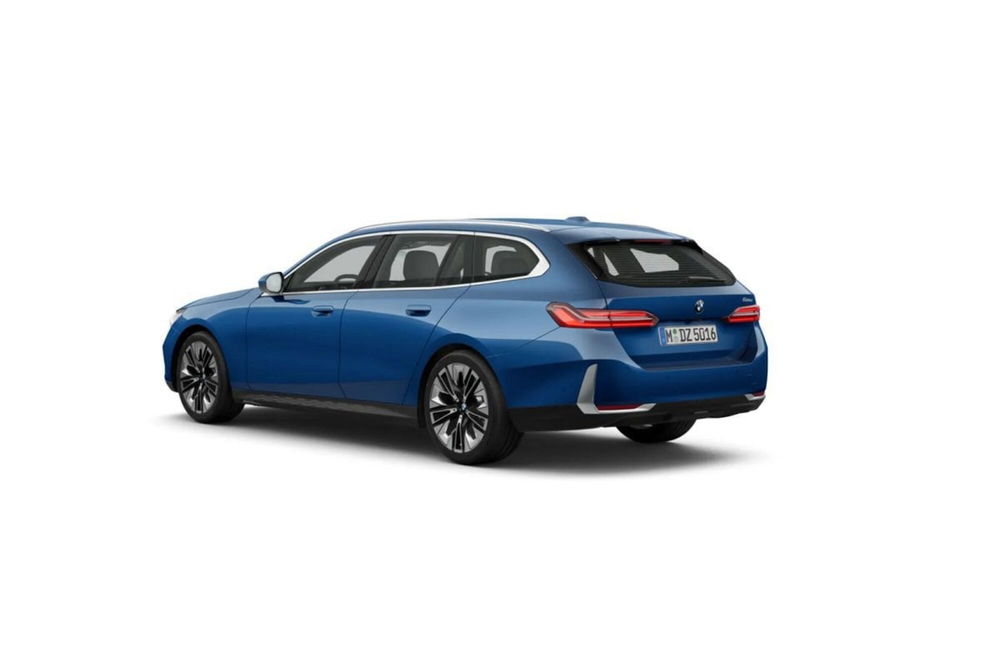 BMW Serie 5 Touring nuova a Torino (4)