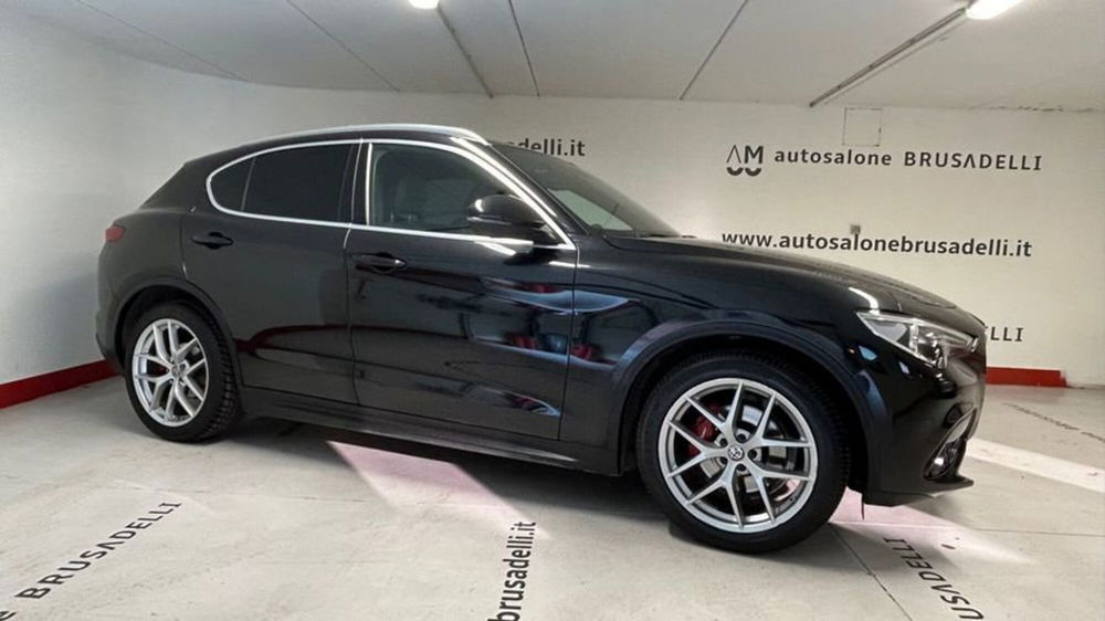 Alfa Romeo Stelvio usata a Lecco (3)