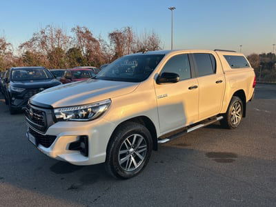 Toyota Hilux 2.D-4D 4WD porte Double Cab Executive  del 2020 usata a Piacenza