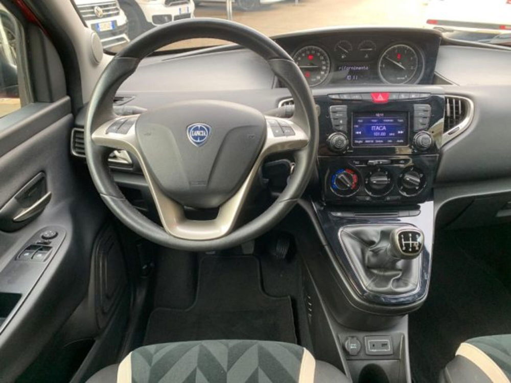 Lancia Ypsilon usata a Trapani (12)