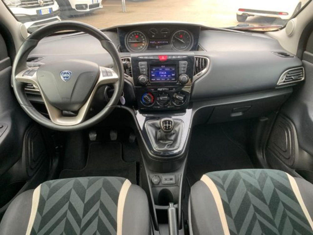 Lancia Ypsilon usata a Trapani (14)