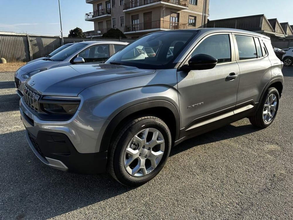 Jeep Avenger nuova a Torino