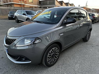 Lancia Ypsilon 1.0 FireFly 5 porte S&amp;S Hybrid Gold Plus del 2024 usata a Moncalieri