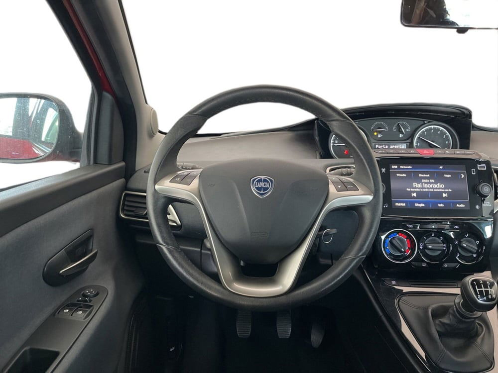 Lancia Ypsilon usata a Torino (14)