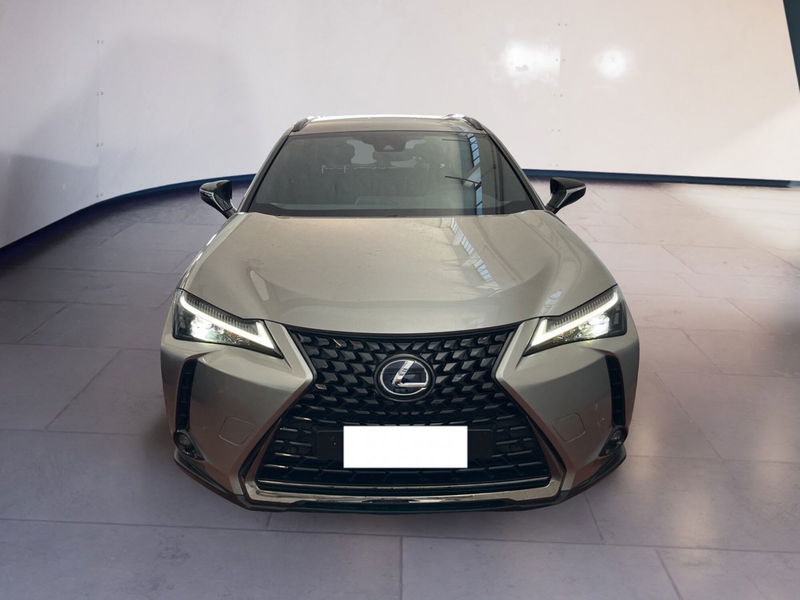 Lexus UX Hybrid Midnight del 2021 usata a Torino