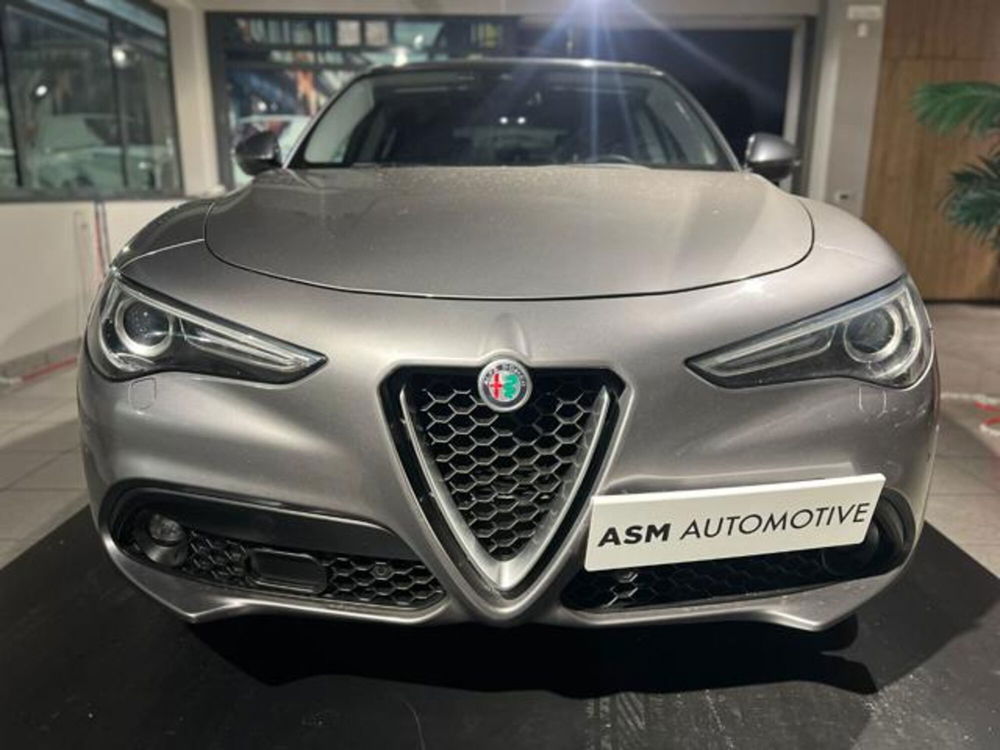 Alfa Romeo Stelvio usata a Napoli (2)