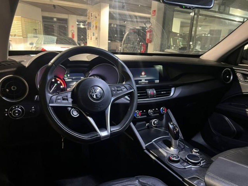 Alfa Romeo Stelvio usata a Napoli (8)