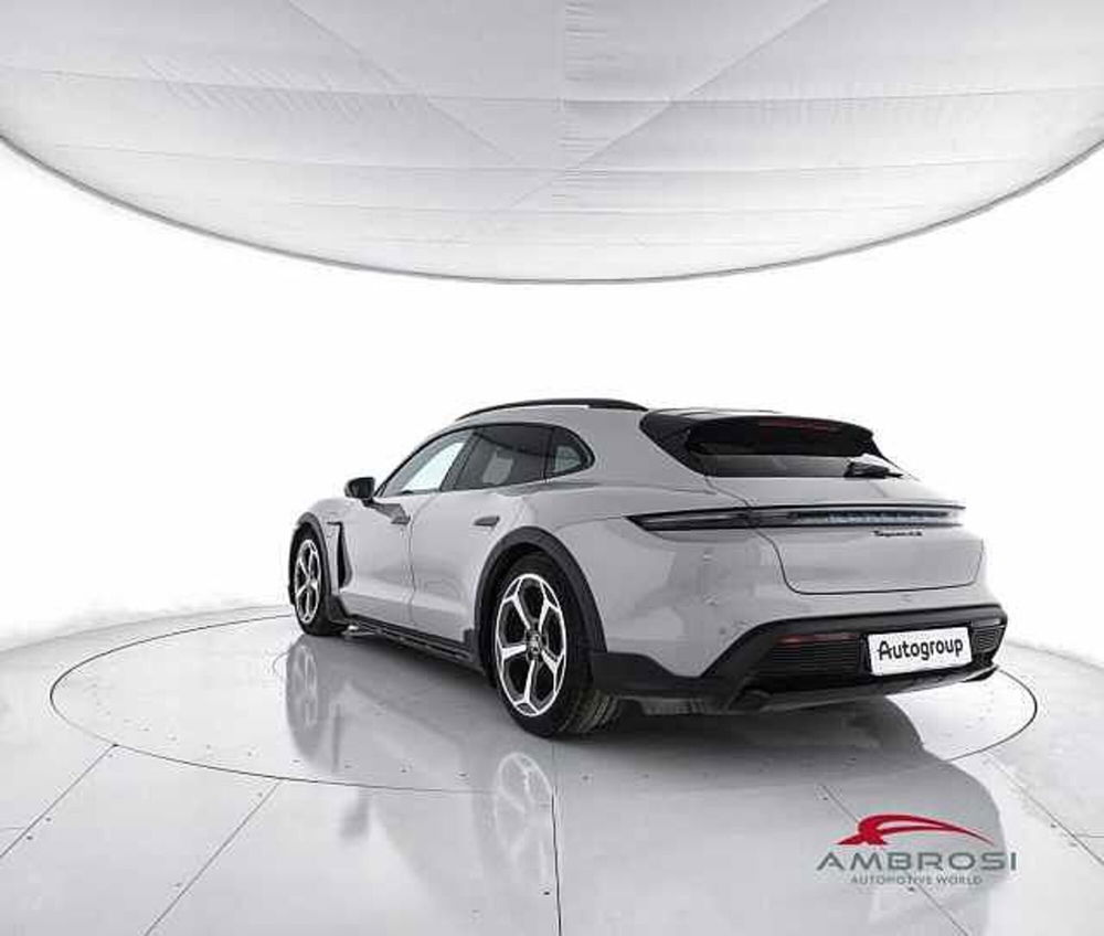 Porsche Taycan Sport Turismo usata a Perugia (4)