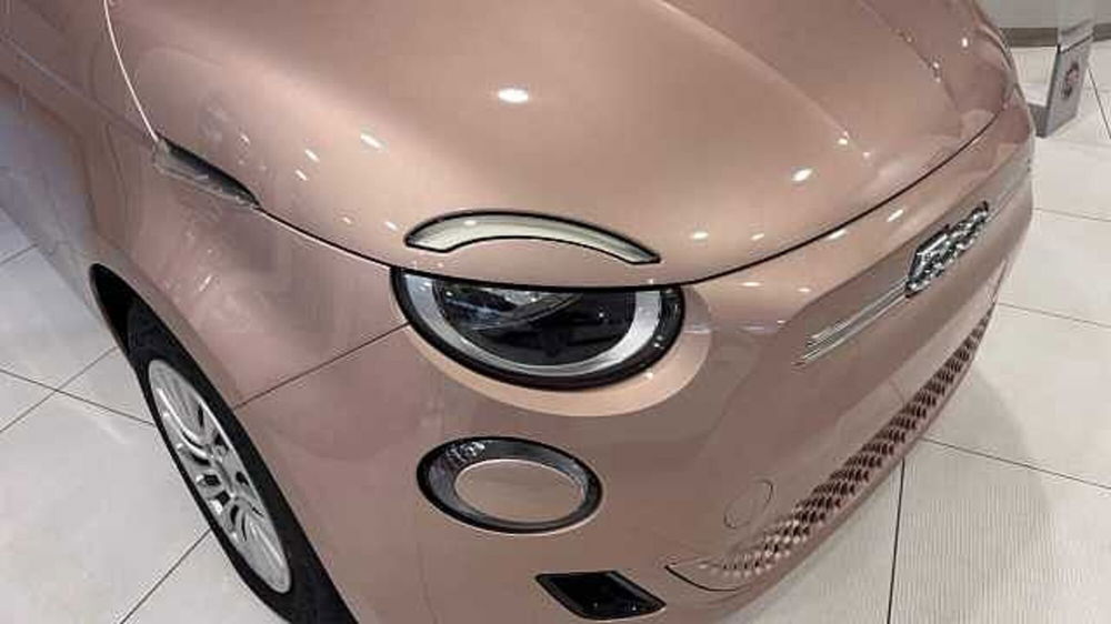 Fiat 500e Cabrio nuova a Milano (17)