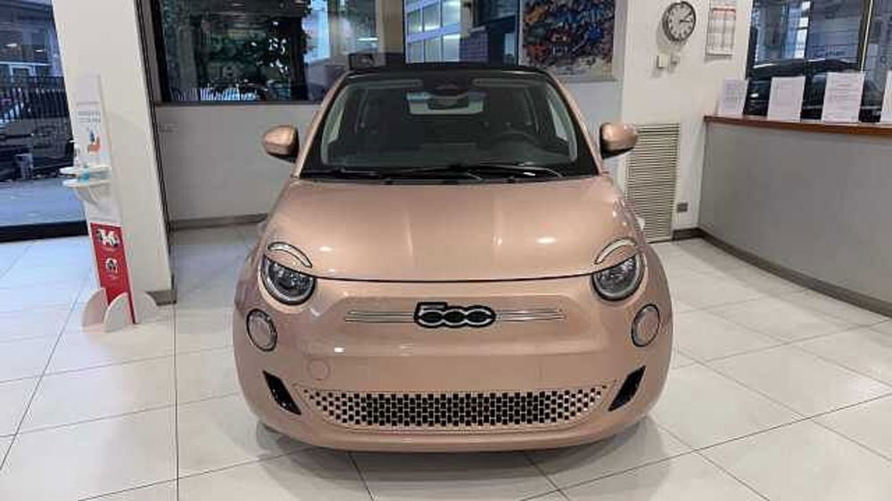 Fiat 500e Cabrio nuova a Milano (6)