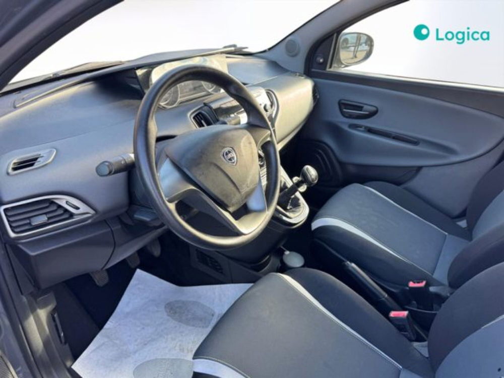 Lancia Ypsilon usata a Biella (17)