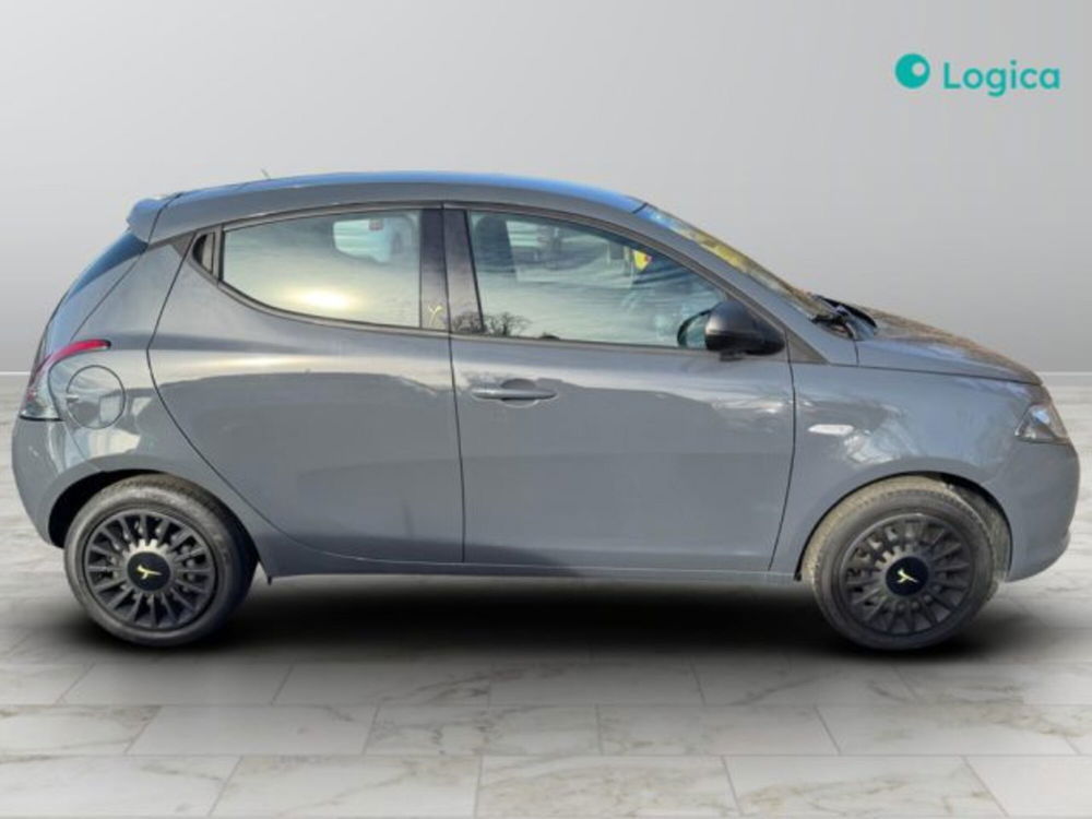 Lancia Ypsilon usata a Biella (7)