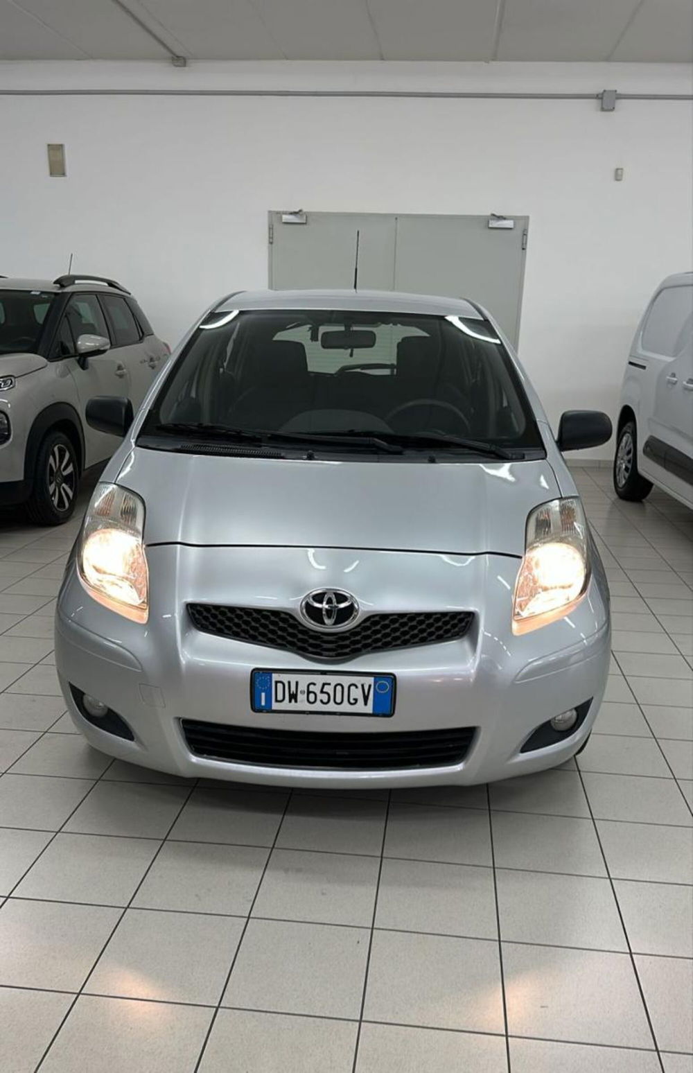 Toyota Yaris usata a Napoli (4)