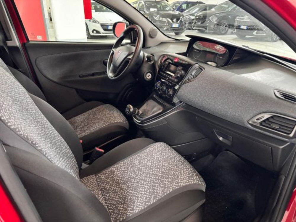 Lancia Ypsilon usata a Torino (10)