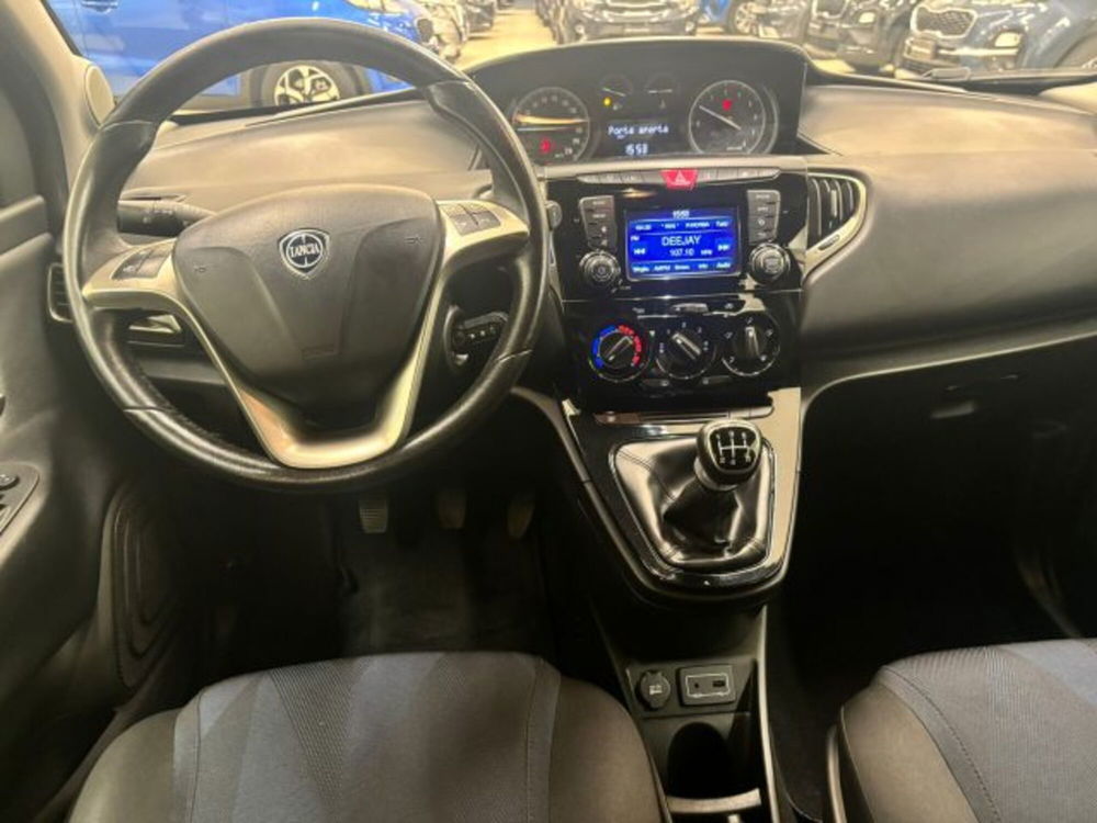 Lancia Ypsilon usata a Torino (7)