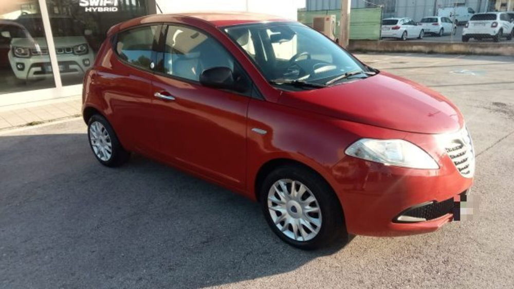 Lancia Ypsilon usata a Macerata (2)