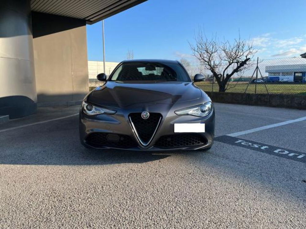 Alfa Romeo Giulia usata a Padova (2)