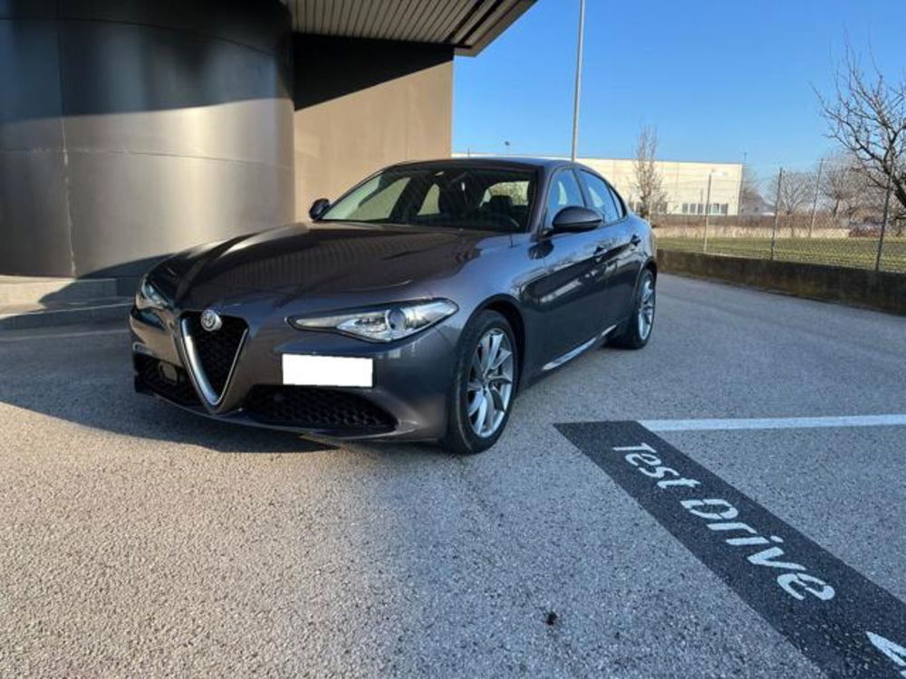 Alfa Romeo Giulia usata a Padova (3)