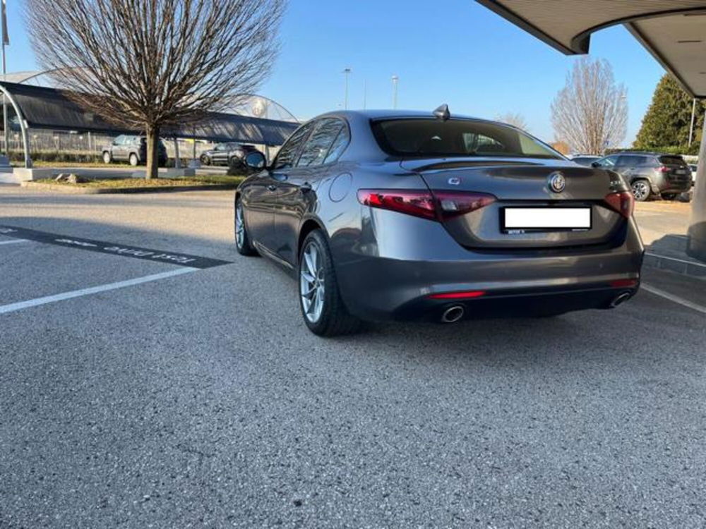 Alfa Romeo Giulia usata a Padova (4)