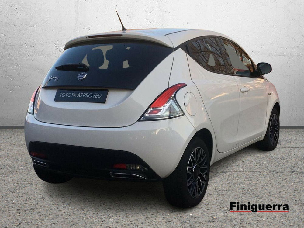 Lancia Ypsilon usata a Lecco (4)