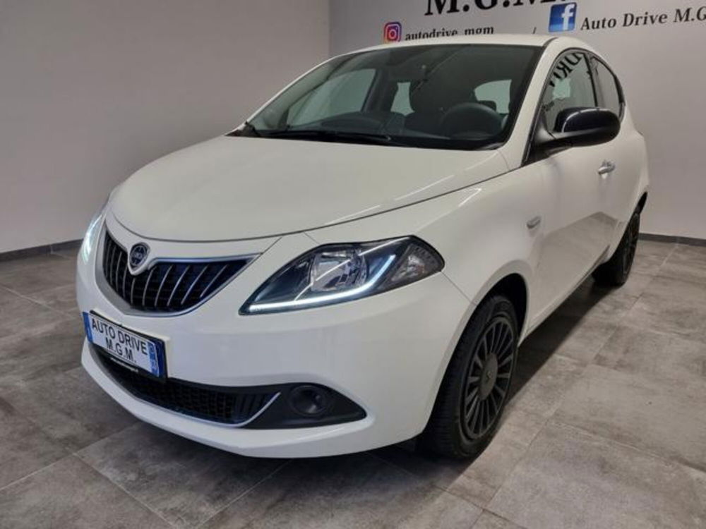 Lancia Ypsilon usata a Como (20)