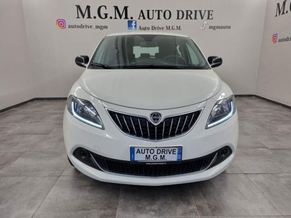 Lancia Ypsilon usata a Como (5)