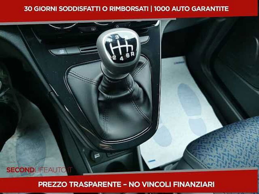 Lancia Ypsilon nuova a Chieti (11)