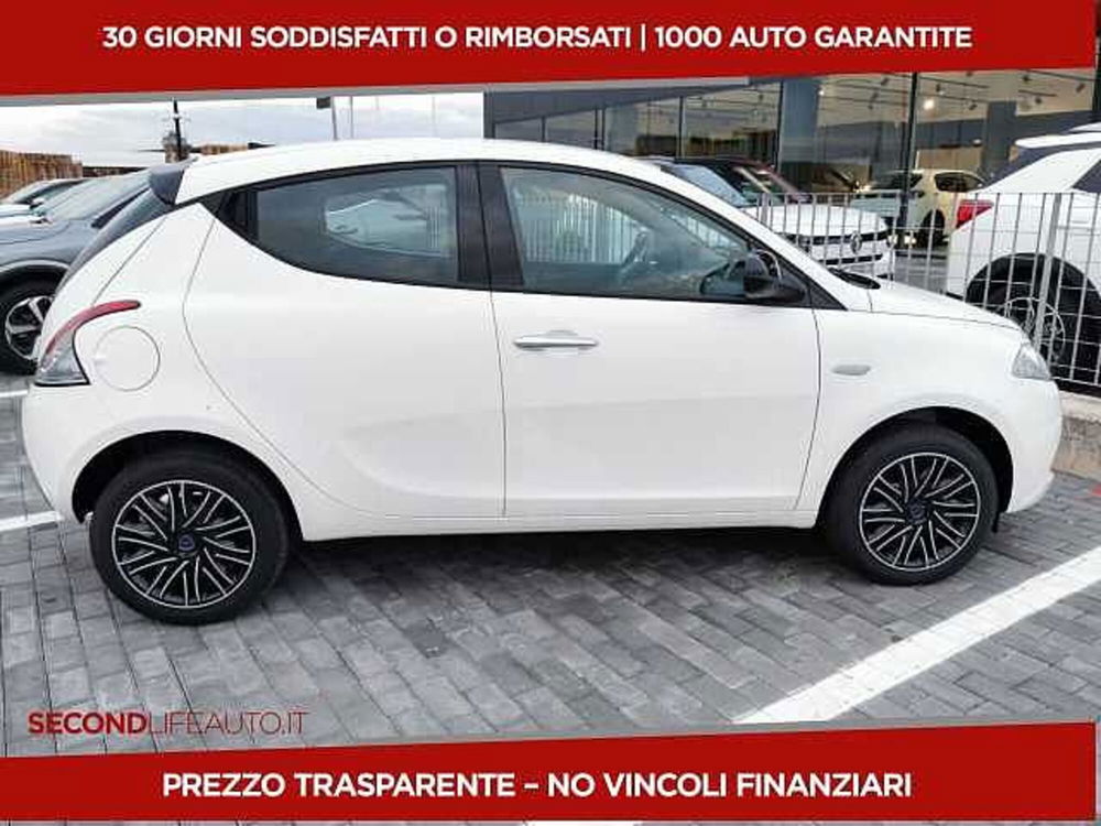 Lancia Ypsilon nuova a Chieti (18)