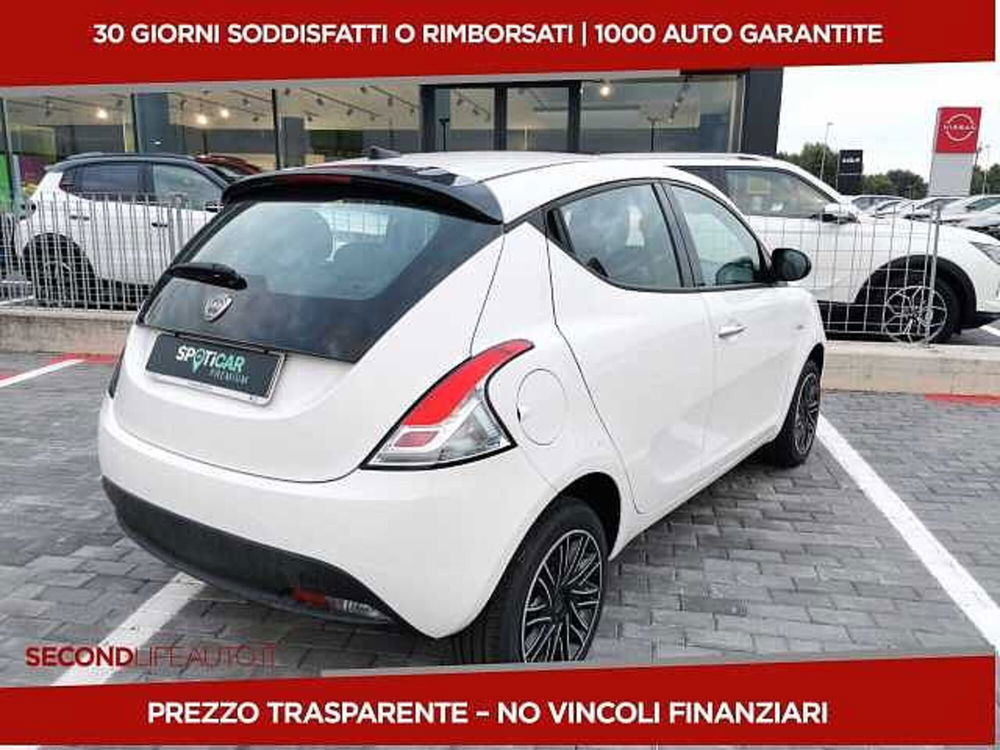 Lancia Ypsilon nuova a Chieti (19)