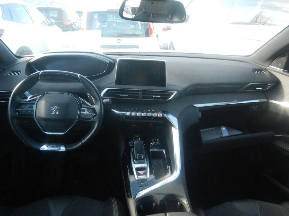 Peugeot 5008 usata a Lecce (5)