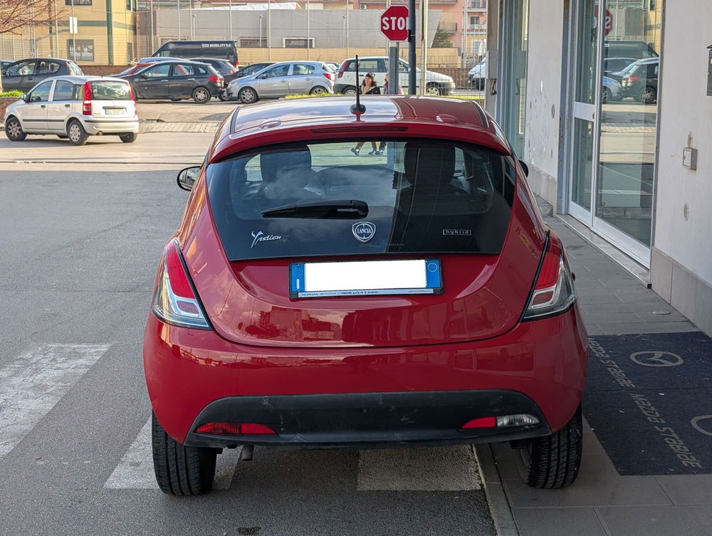 Lancia Ypsilon usata a Napoli (5)