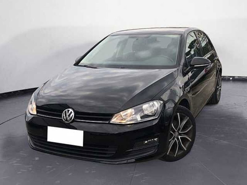 Volkswagen Golf 1.6 TDI 90 CV 5p. Trendline BlueMotion Technology  del 2014 usata a Lucca